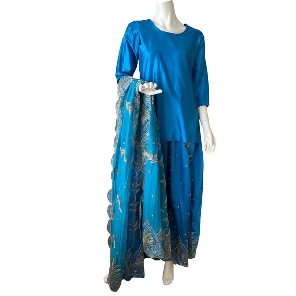 Blue Lengha with Dupatta - Picture 6 of 15